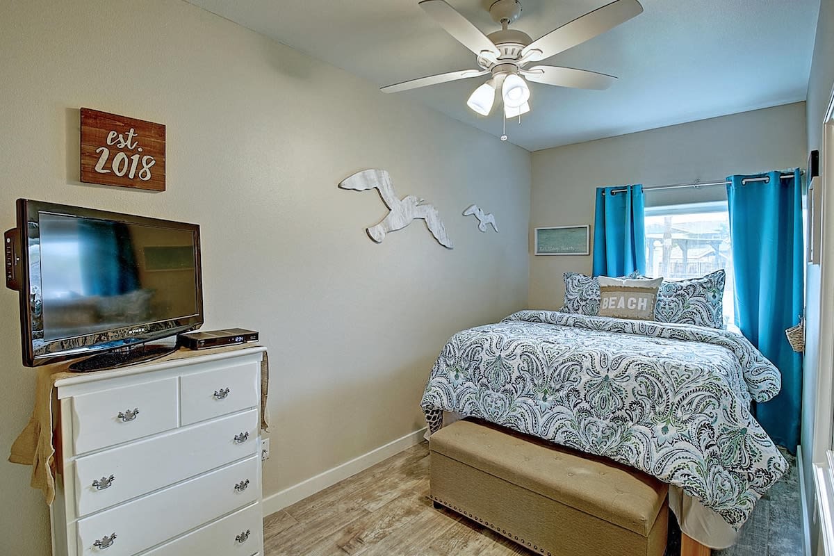 Bedroom 1 image 1
