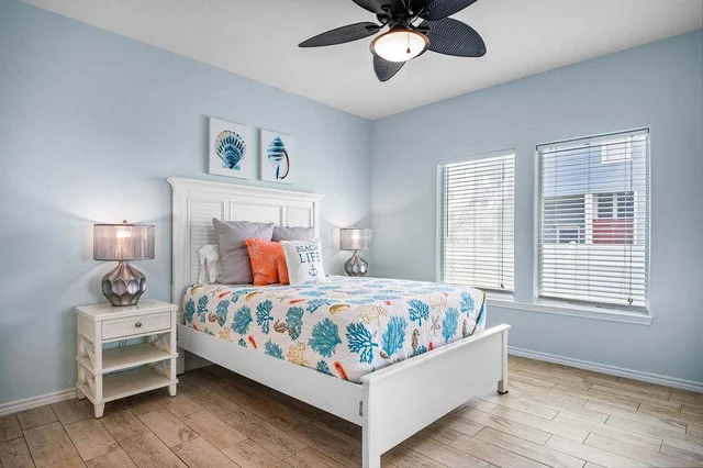 Bedroom 1 image 1
