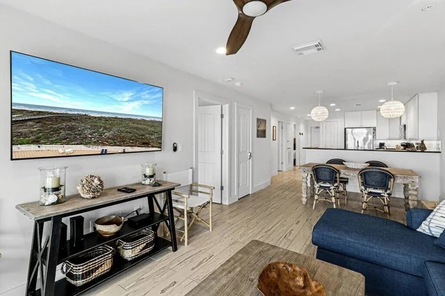 Living Room image 1