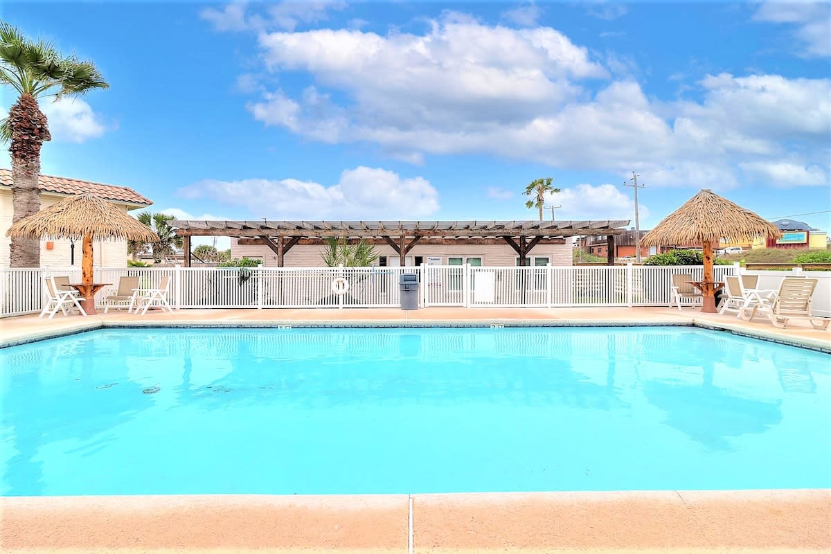 Condo in Port Aransas property photo 2