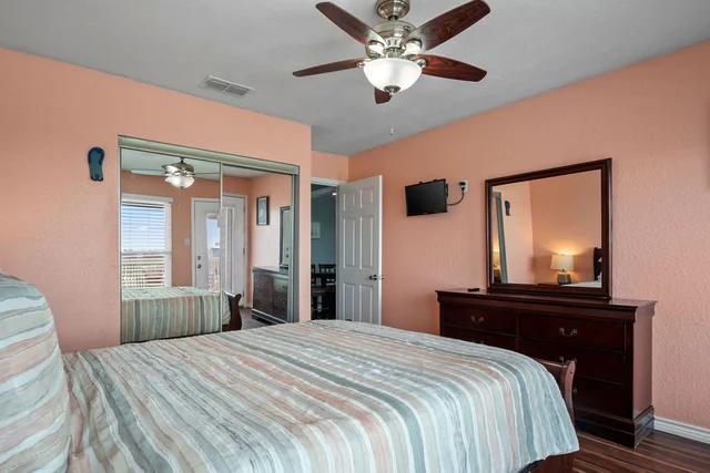 Bedroom 1 image 1