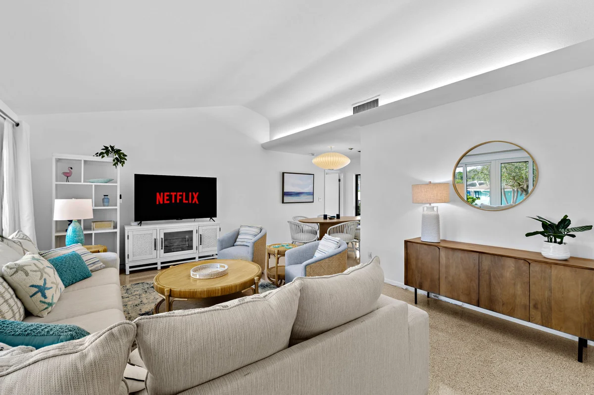 Living Room image 1