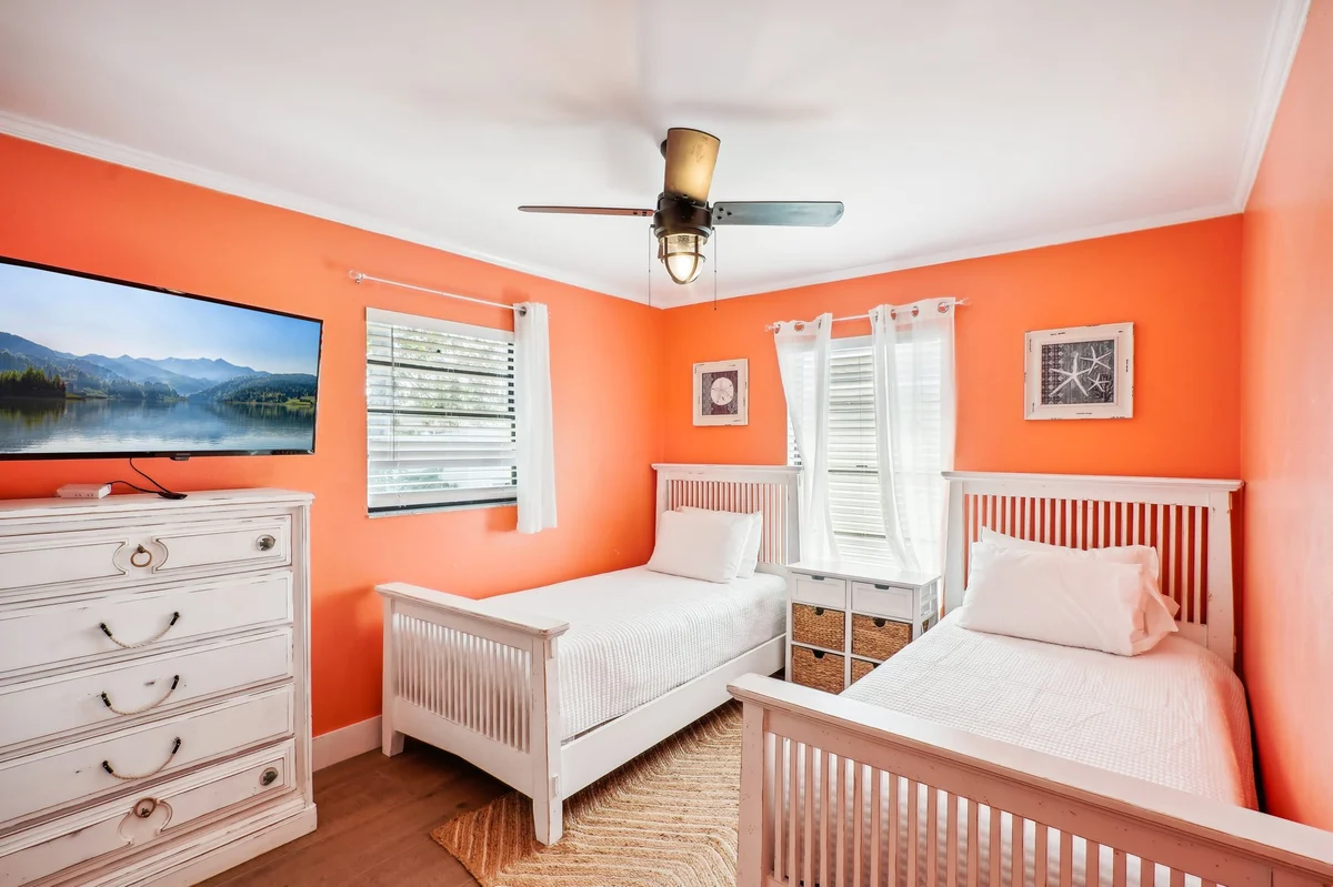 Bedroom 1 image 1