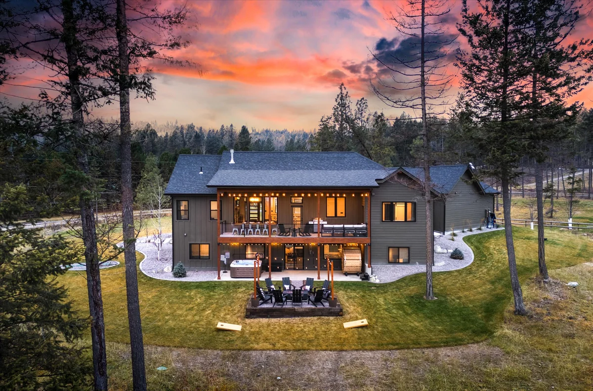 Evergreen: Fall retreat with sauna and hot tub property photo 2