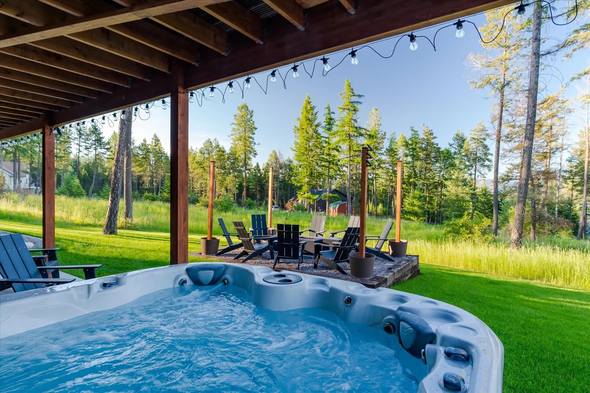 Evergreen: Fall retreat with sauna and hot tub property photo 4