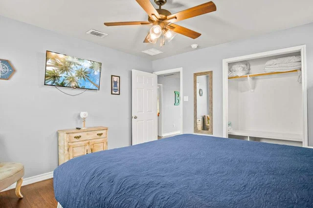 Bedroom 2 image 1