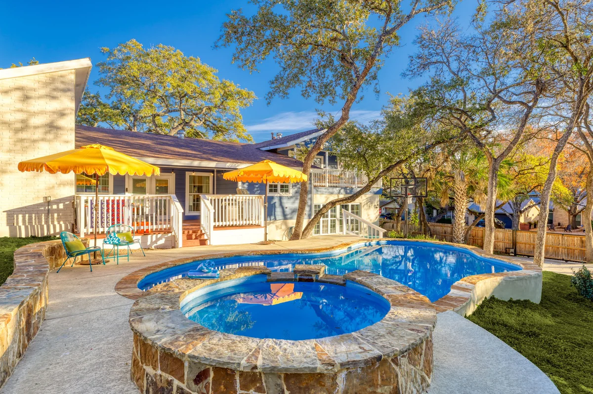 The Sunburst: Basketball & Heated Pool property photo 2