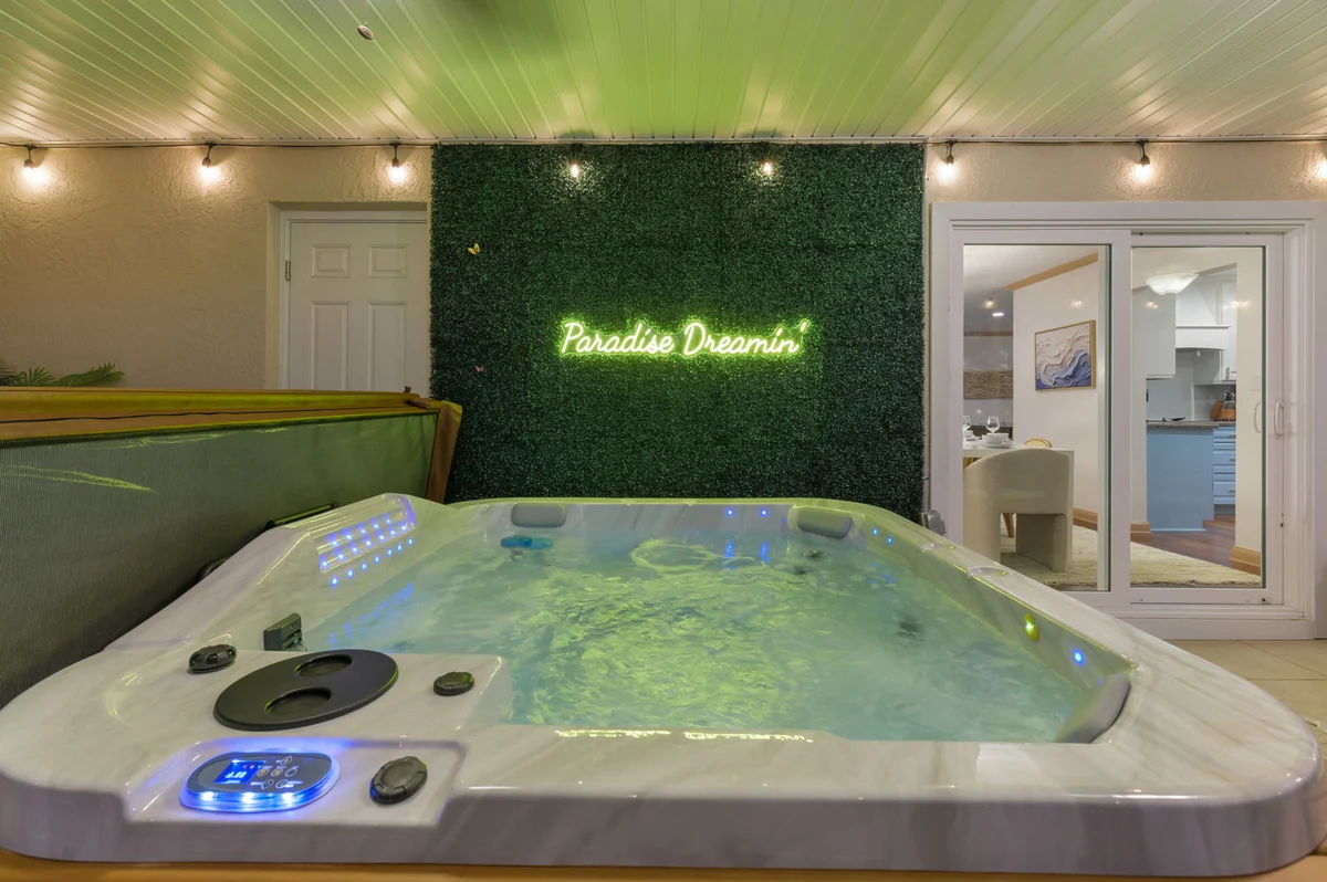 Private Resort, Pool, Spa, Tiki Bar + Games property photo 3