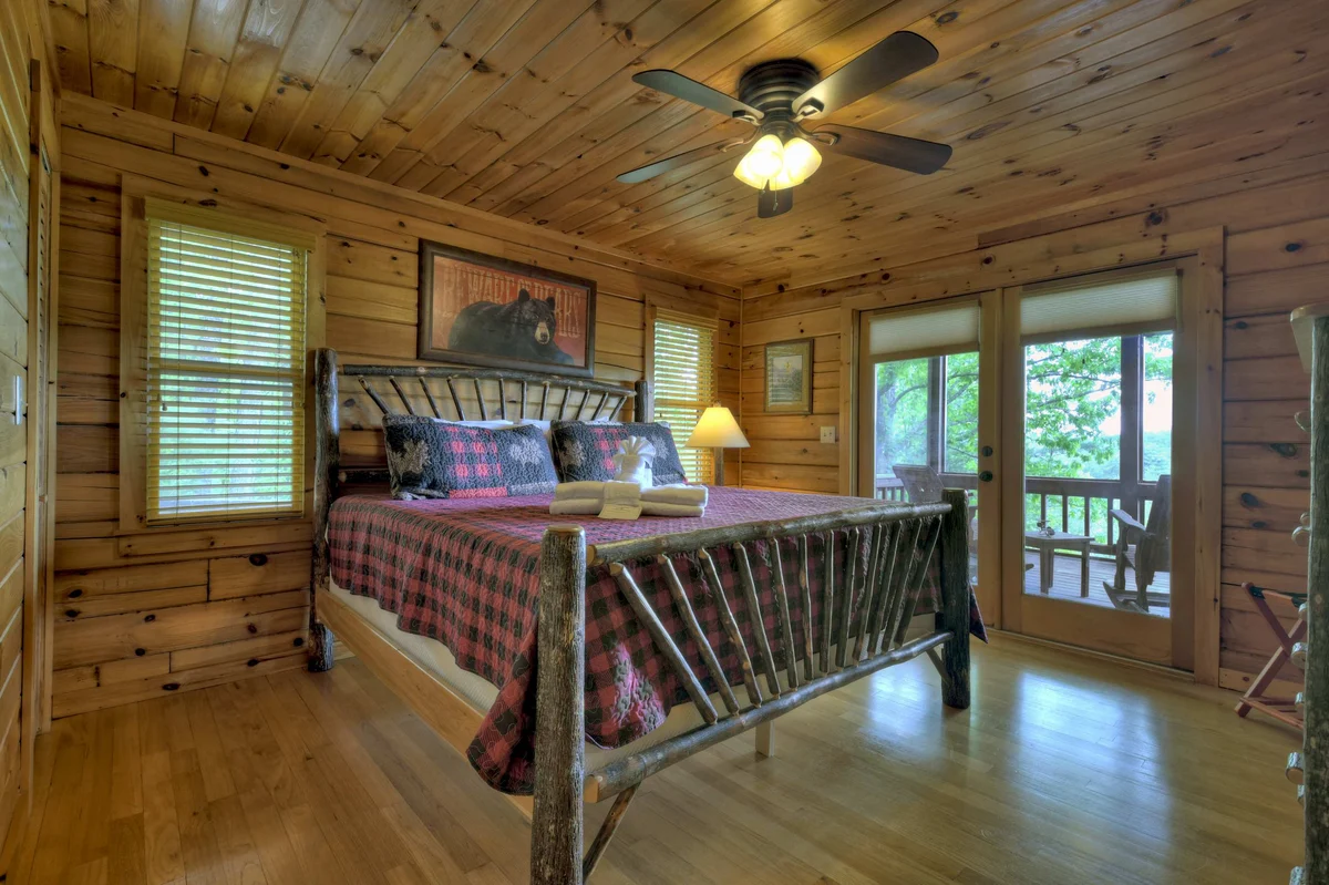 Bedroom 1 image 1