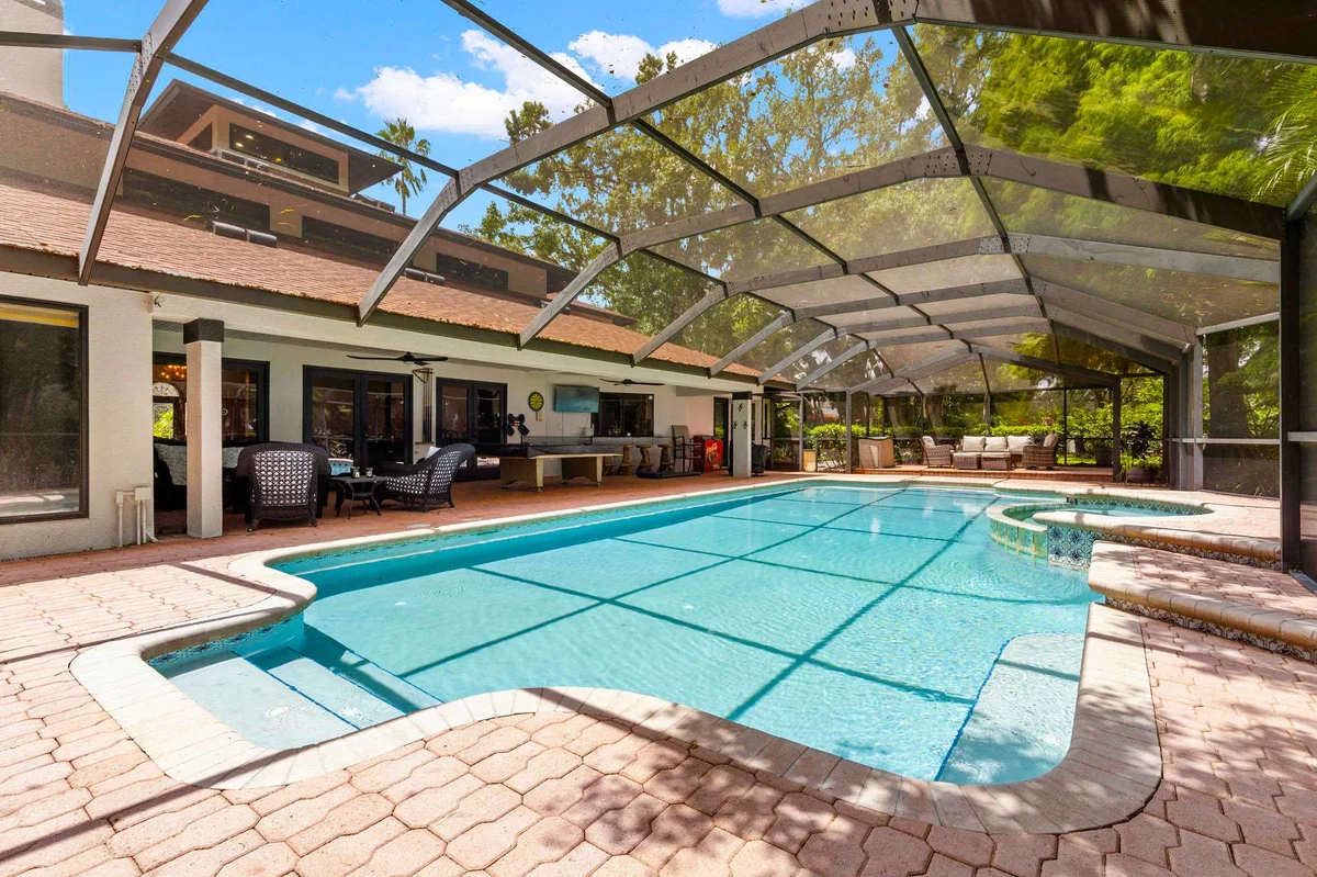 Home in Tampa property photo 3