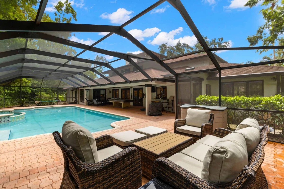 Home in Tampa property photo 5