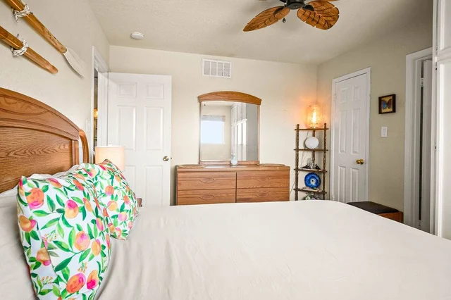 Bedroom 1 image 1