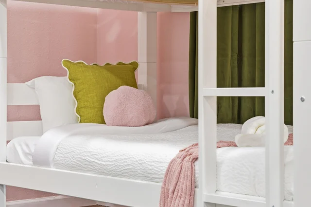 Bedroom 4 image 1