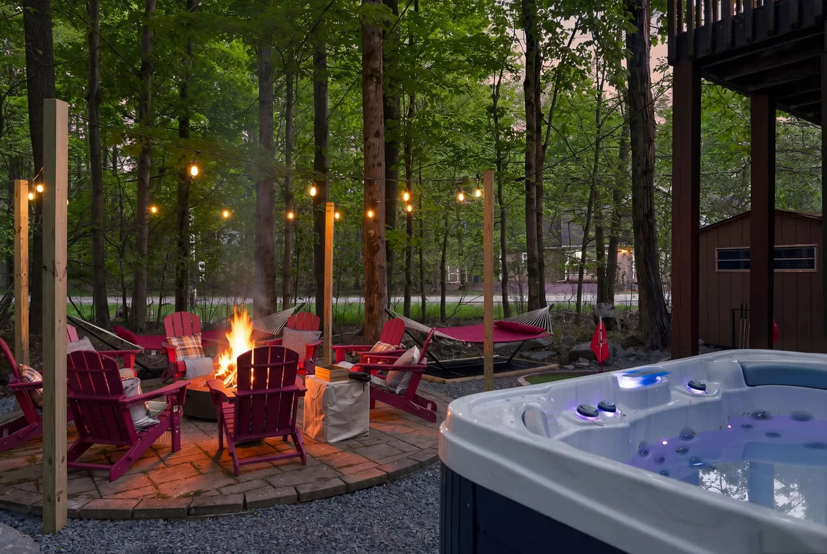Sauna, Hot Tub, Arcade, Firepit property photo 4