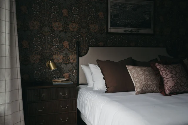 Bedroom 3 image 1