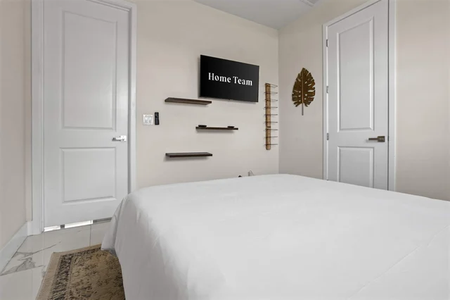 Bedroom 1 image 1