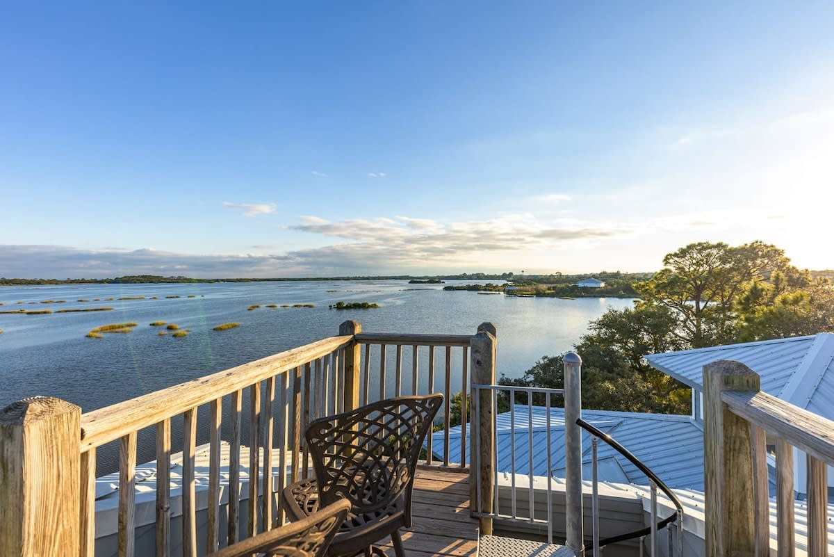 3 Story Haven Fire Pit+kayaks updated 360 Views property photo 3