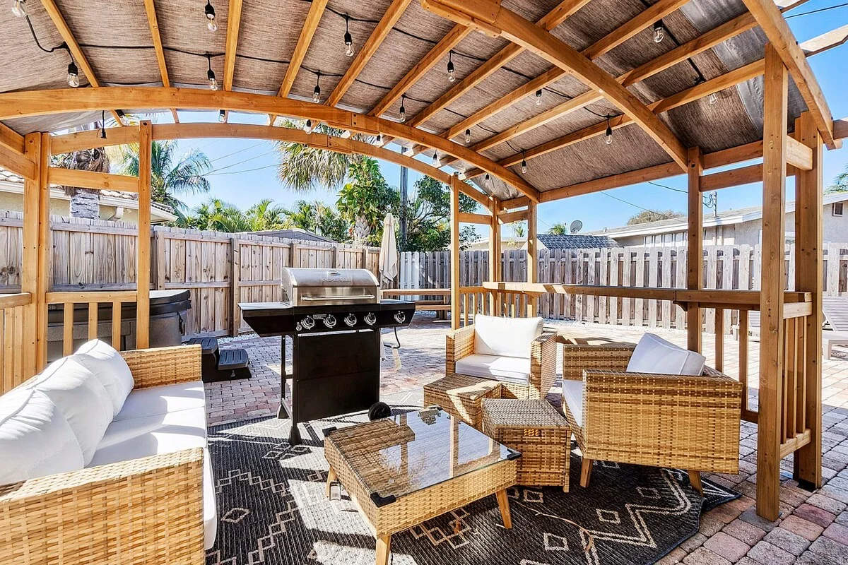 Deerfield Beach 10 min 2 beach Hot Tub Pool Table property photo 4