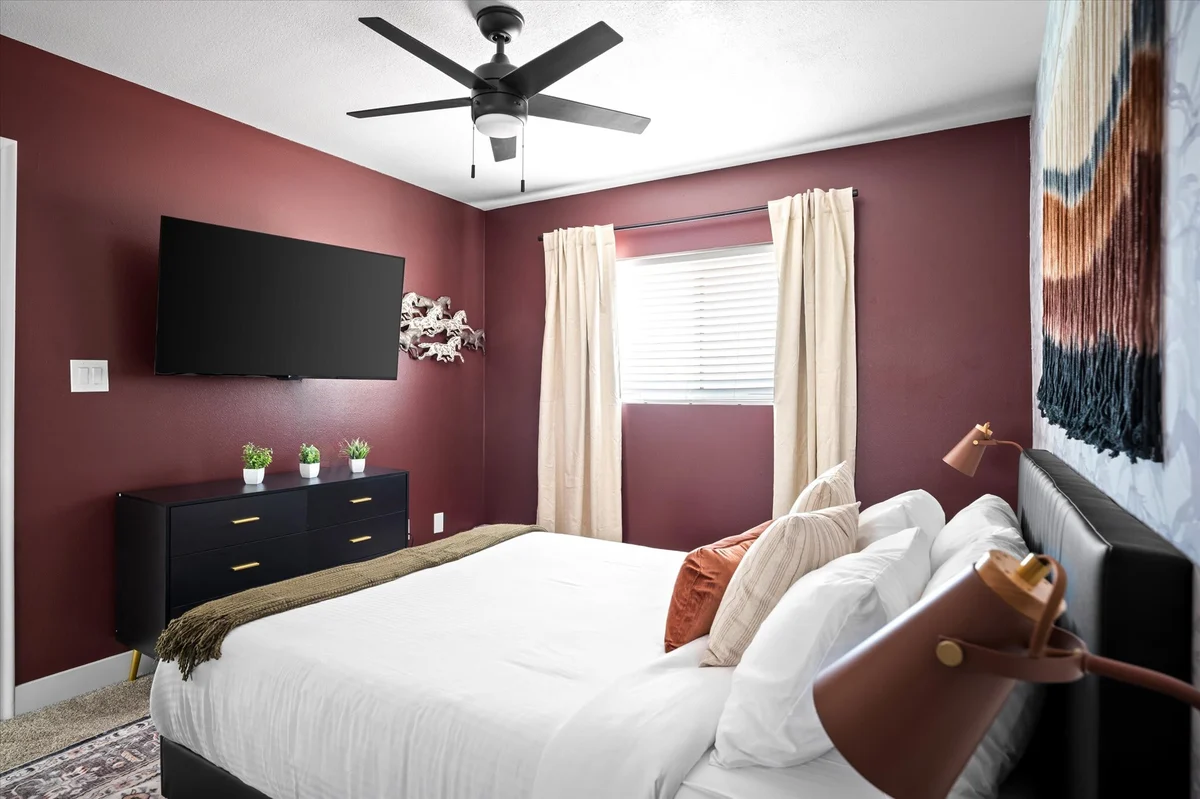 Bedroom 1 image 1