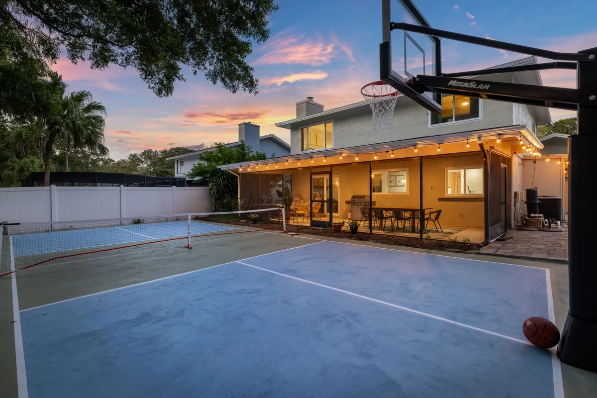 Home in Florida property photo 4