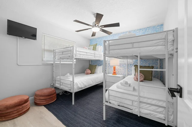 Bedroom 1 image 1
