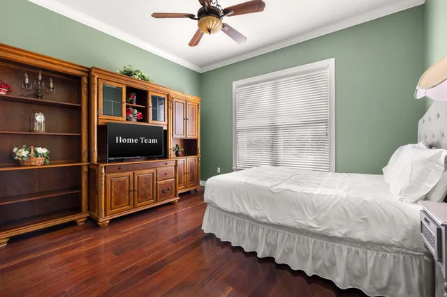Bedroom 1 image 1