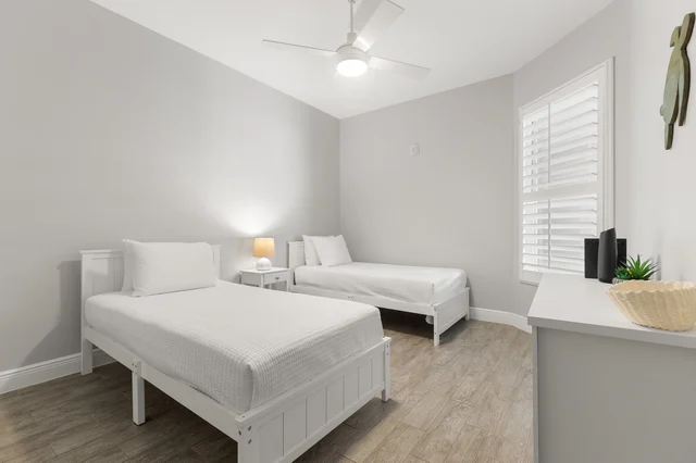 Bedroom 1 image 1