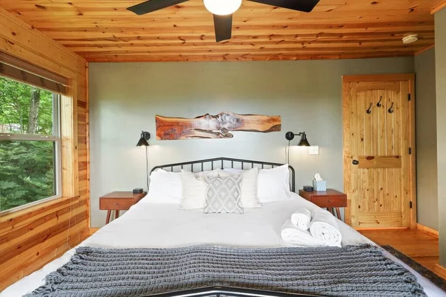 Bedroom image 1