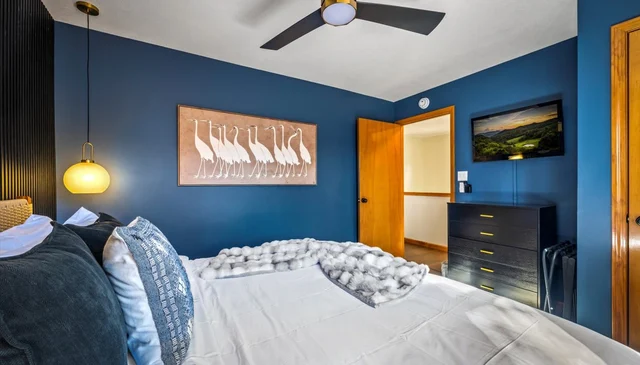 Bedroom image 1