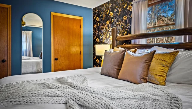 Bedroom image 1