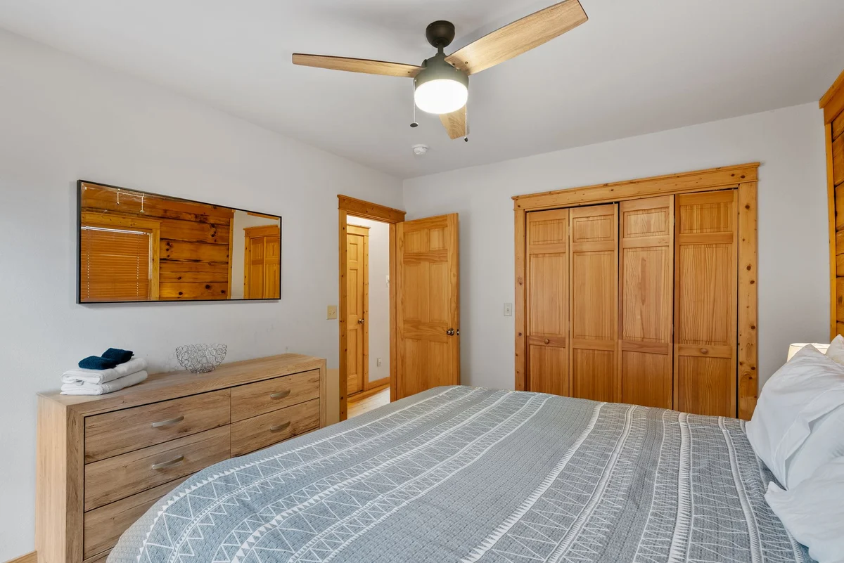 Bedroom image 1