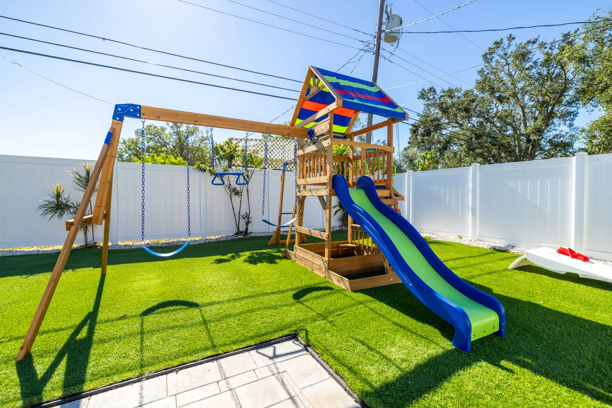 Home in Largo property photo 2