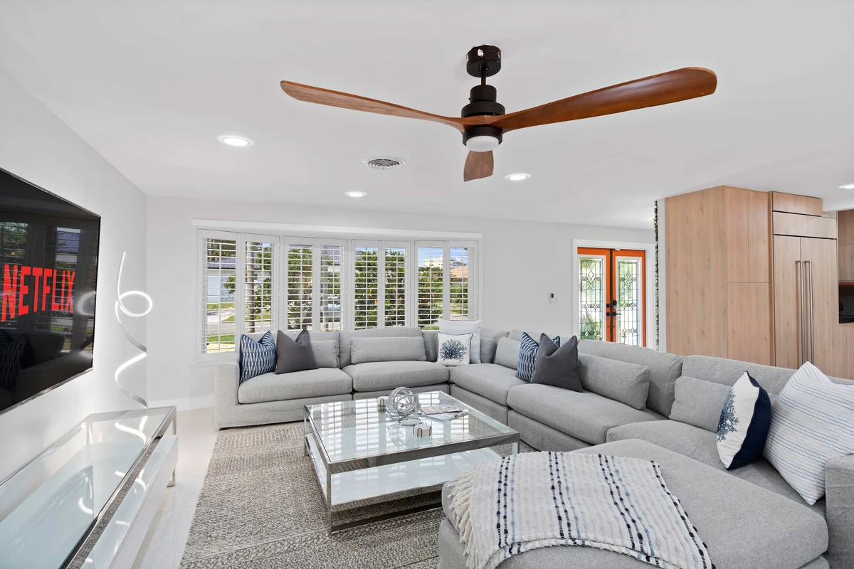 Heated Pool - Luxury Kitchen - 1 Mile to Beach property photo 3