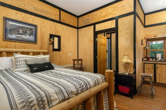 Bedroom image 1