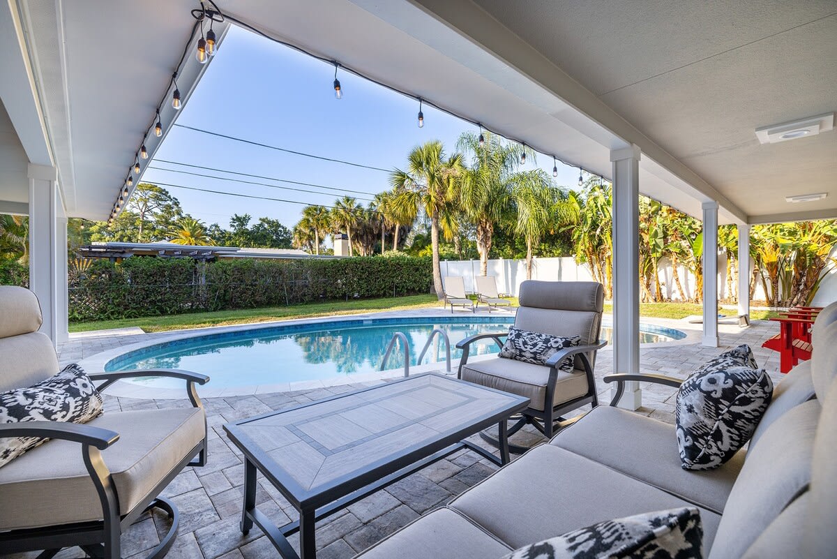 Home in Largo property photo 2