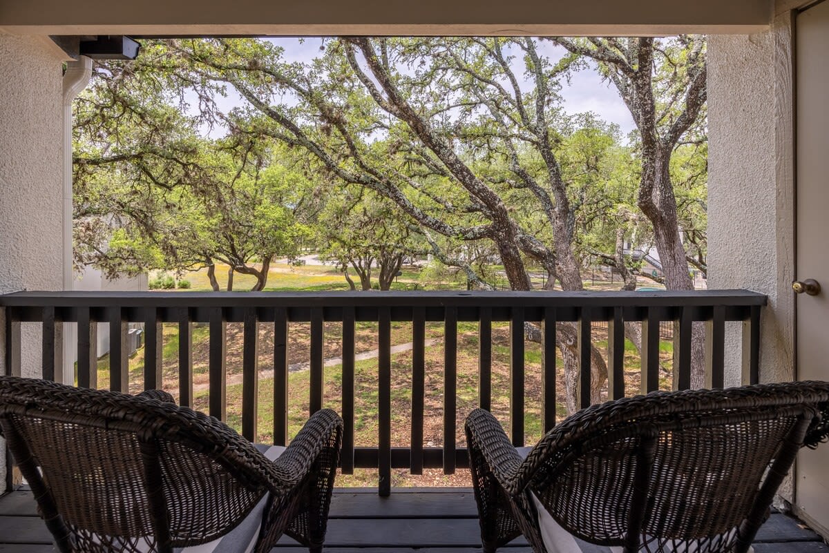 Condo in Canyon Lake property photo 2