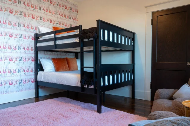 Bedroom image 1