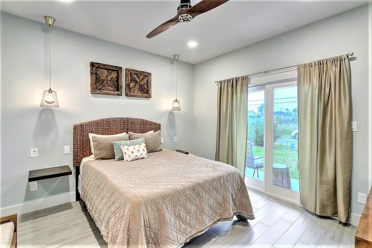 Bedroom image 1