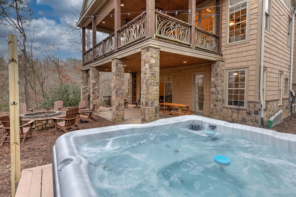 Home in Lake Lure property photo 2
