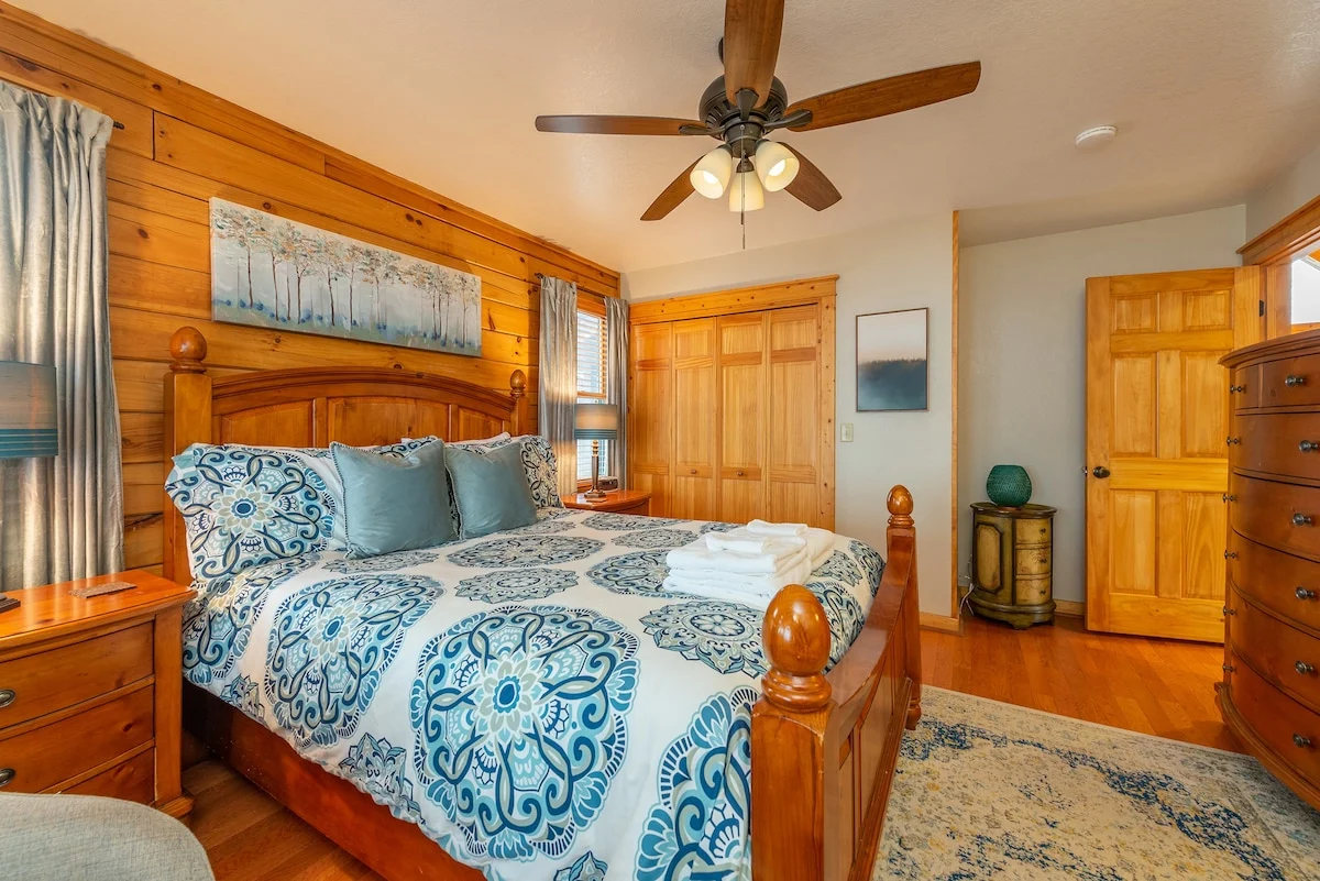 Bedroom image 1