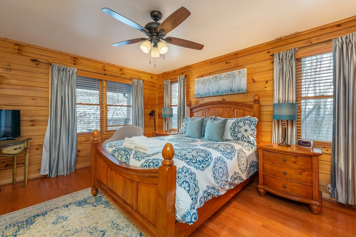 Bedroom image 1