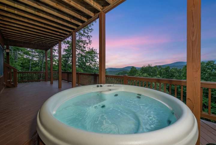Property in Weaverville property photo 4