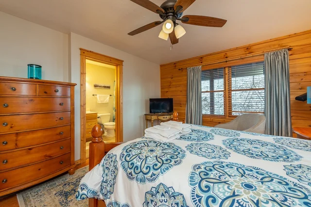 Bedroom image 1