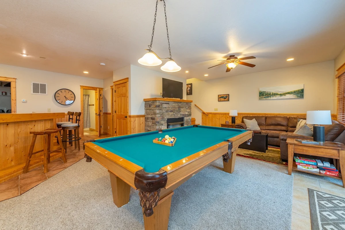 Property in Weaverville property photo 2