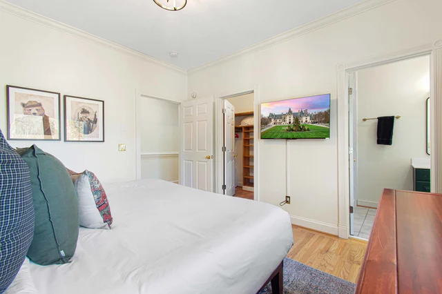 Bedroom image 1
