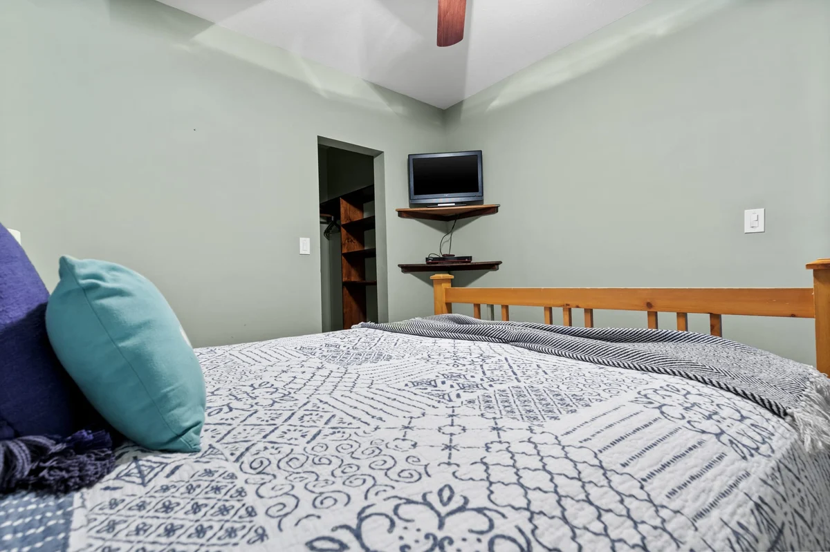 Bedroom image 1