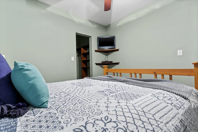 Bedroom image 1