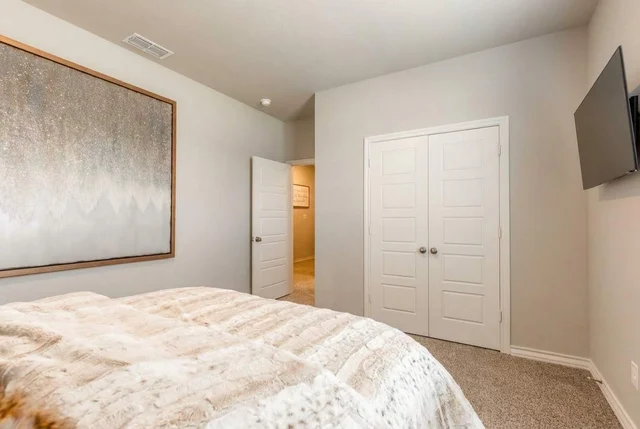 Bedroom image 1