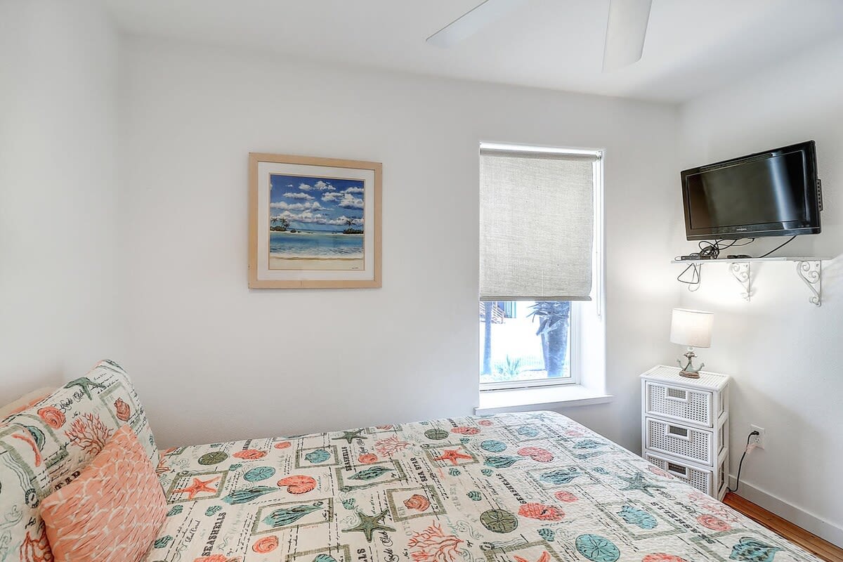 Bedroom image 1