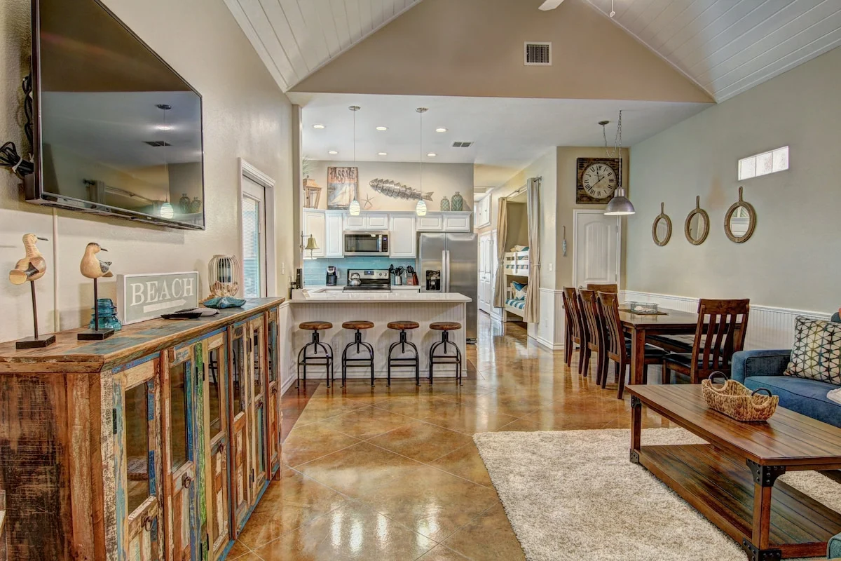 Townhome in Port Aransas property photo 3